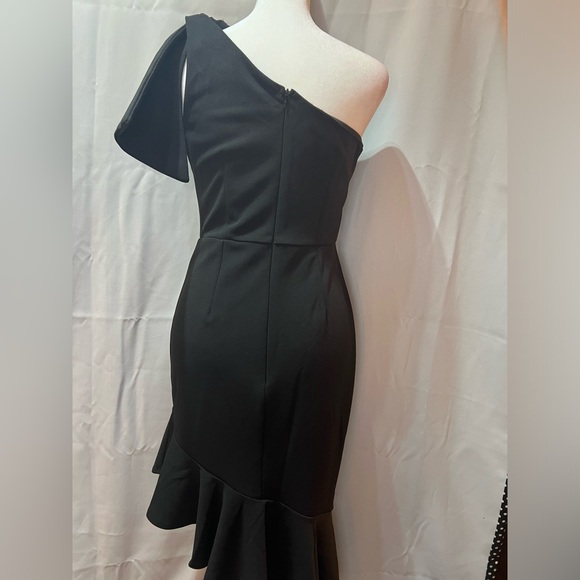 Selfie Leslie TIFFANY ONE-SHOULDER BOW DRESS BLACK S/M - Picture 5 of 7